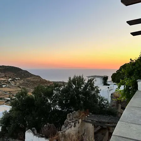 Casa de Férias Traditional In Chora With Majestic Views *