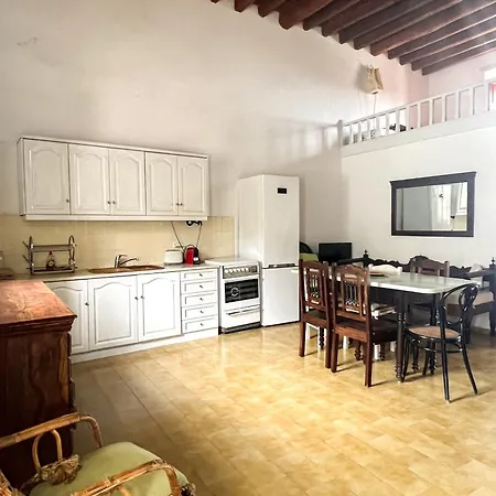 Traditional In Chora With Majestic Views Hébergement de vacances *