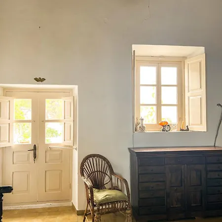 Traditional In Chora With Majestic Views Hébergement de vacances *