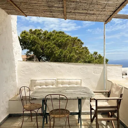 Traditional In Chora With Majestic Views Hébergement de vacances